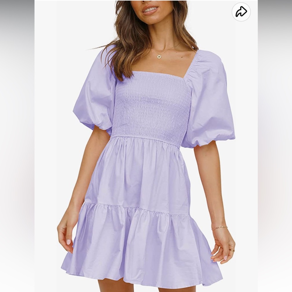 Short puff sleeved purple dress in great condition! 💜